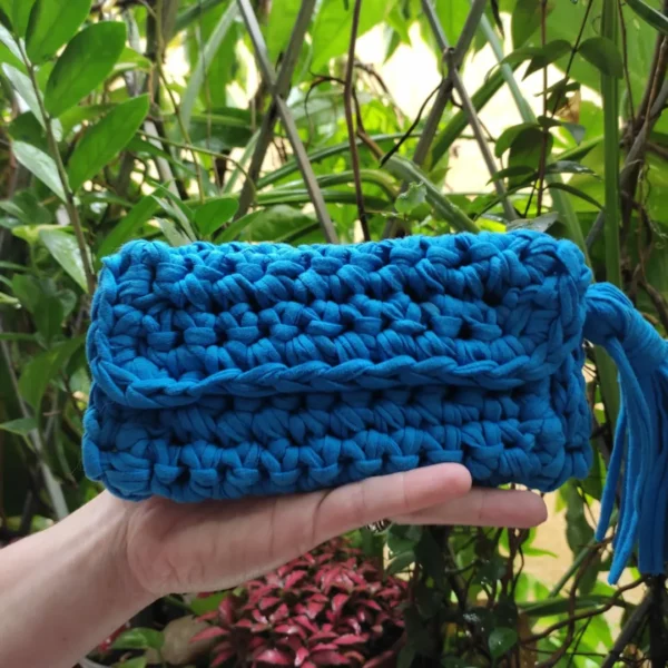 Clutch de crochê em fio de malha - Image 4