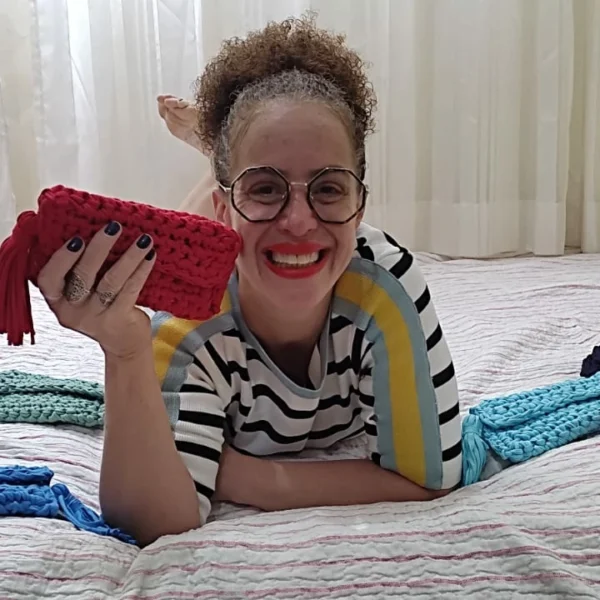 Clutch de crochê em fio de malha - Image 3