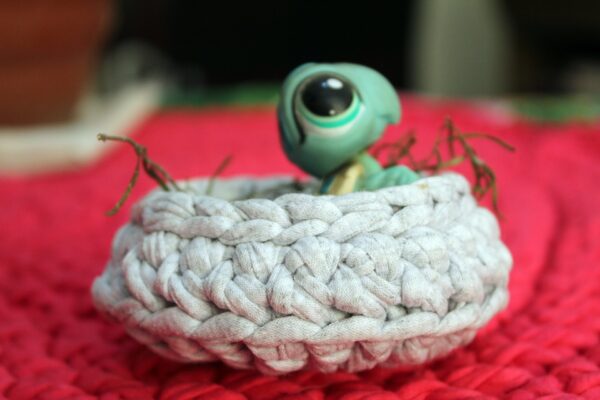 **Mini Cachepot Natural de Damasco – Praticidade e Consciência para Pequenos Espaços** - Image 4