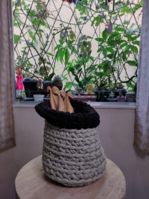 Cachepot com alça duo de cores verde e preto