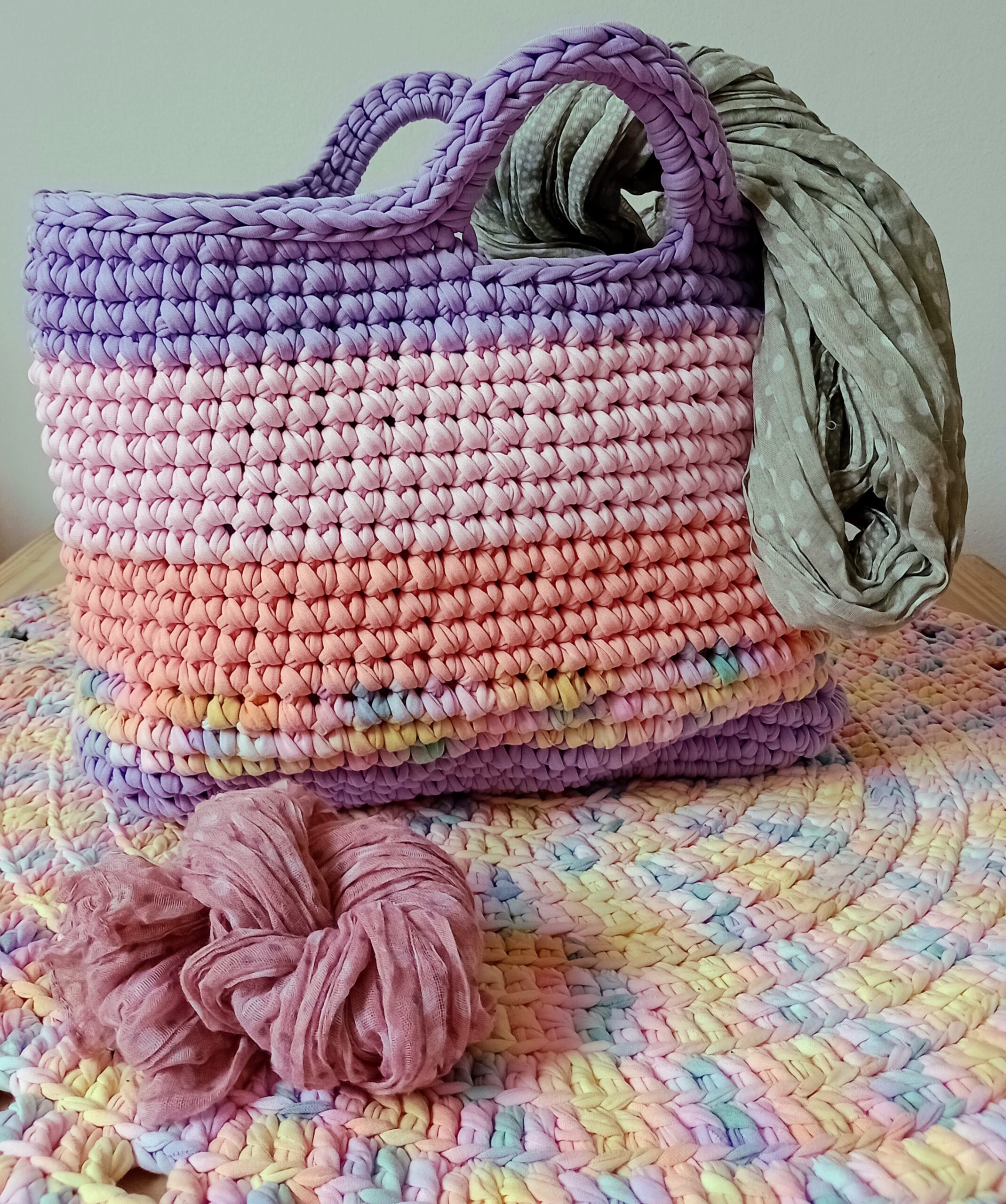 Bolsa La Loba em tons lilás