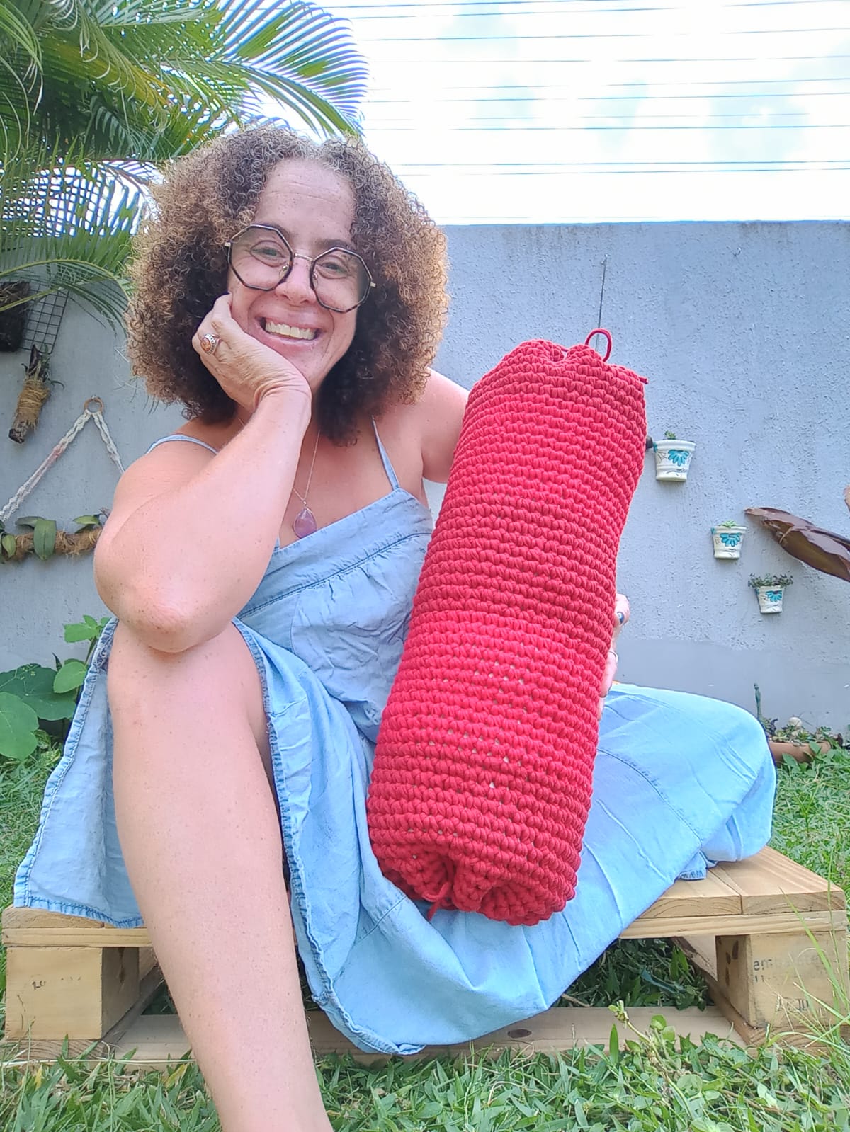 Almofada de Crochê em Fio de Malha - na cor vermelho