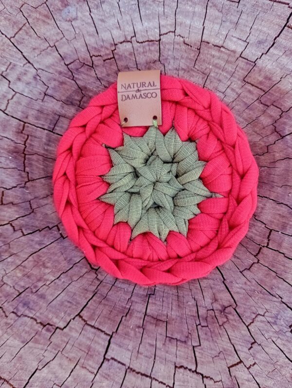 Porta-Copos de Crochê em Fio de Malha da Natural de Damasco/ vermelho e verde musgo - Image 9