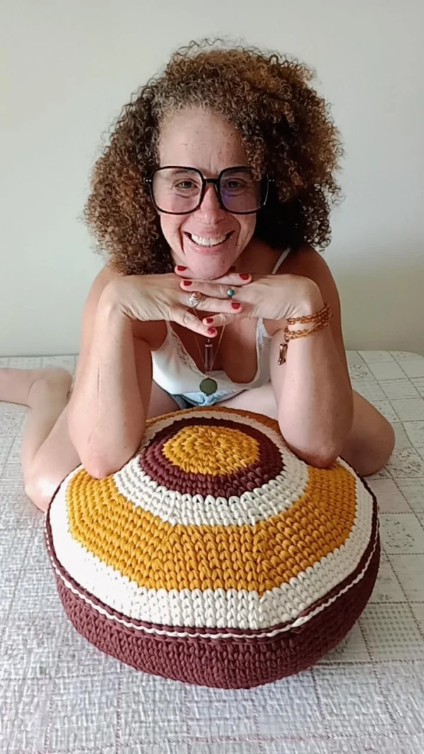 Almofada estilo puff palheta terrosa - Image 3