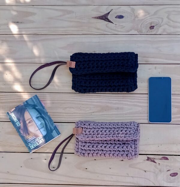 Clutch de Crochê com Alça de Couro - Natural de Damasco - Image 4